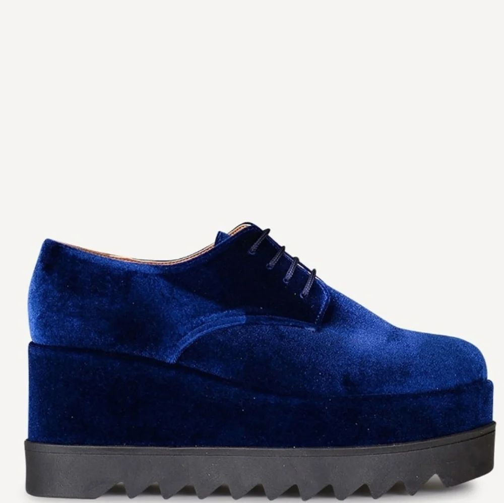 FOREVER VELVET PLATFORM LACE UP WOMEN'S LOAFER